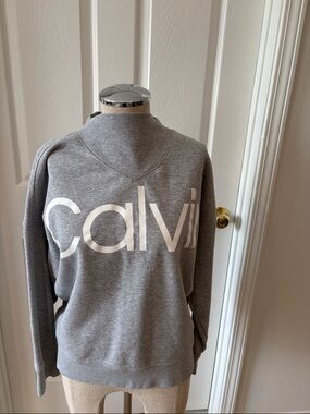 Calvin Klein sweatshirt Size M